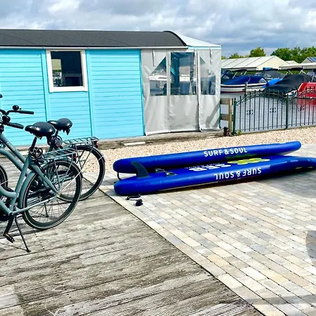 Island Sleeping Botel Aalsmeer