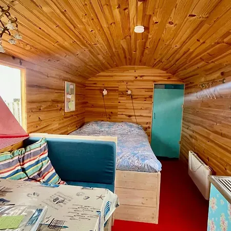 Island Sleeping Botel Aalsmeer