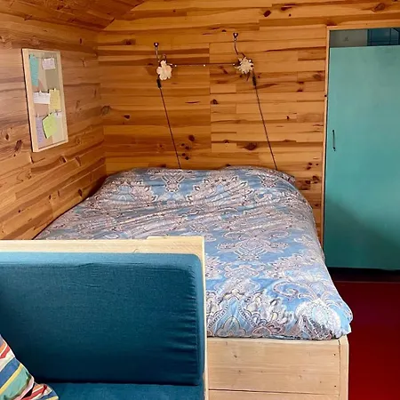 Island Sleeping 船屋 *